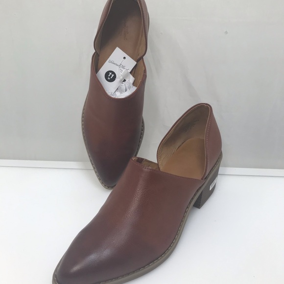 Universal Thread Shoes - Faux leather women’s shoes Universal Thread Shoes - Faux leather women’s shoes